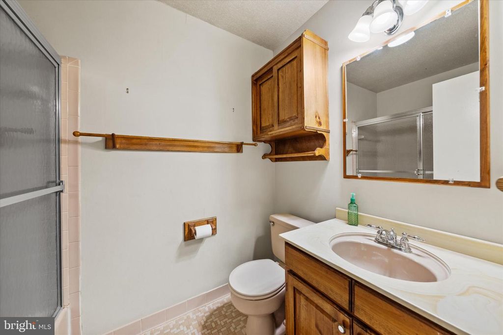 Image 20 of property listing at 1508 COLUMBIA AVE, Rockville, MD 20850