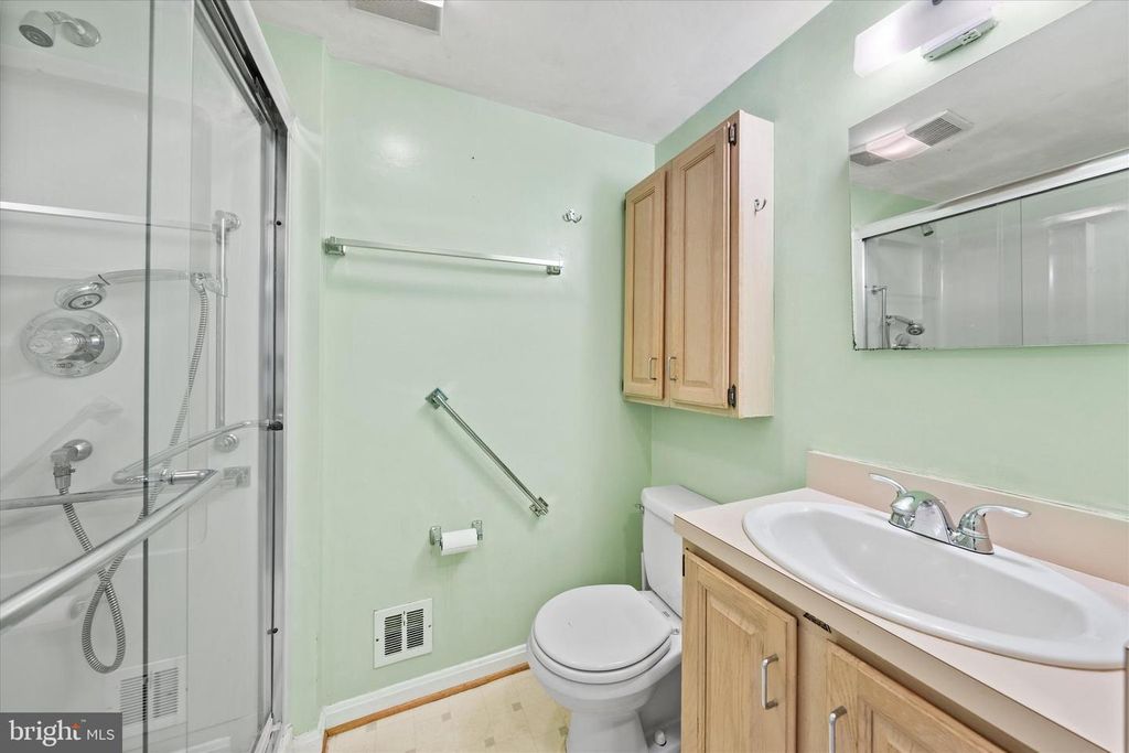 Image 28 of property listing at 1508 COLUMBIA AVE, Rockville, MD 20850