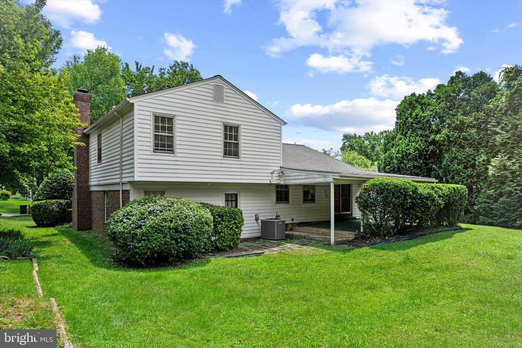 Image 39 of property listing at 1508 COLUMBIA AVE, Rockville, MD 20850