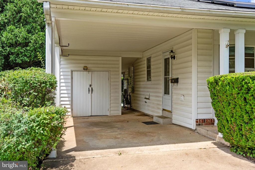 Image 41 of property listing at 1508 COLUMBIA AVE, Rockville, MD 20850