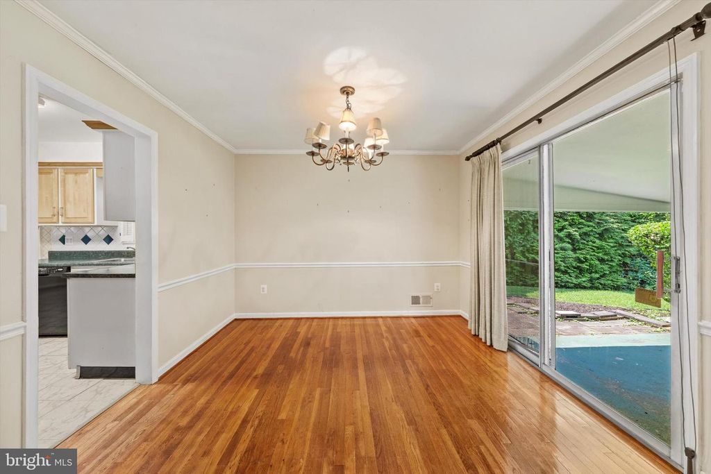 Image 7 of property listing at 1508 COLUMBIA AVE, Rockville, MD 20850