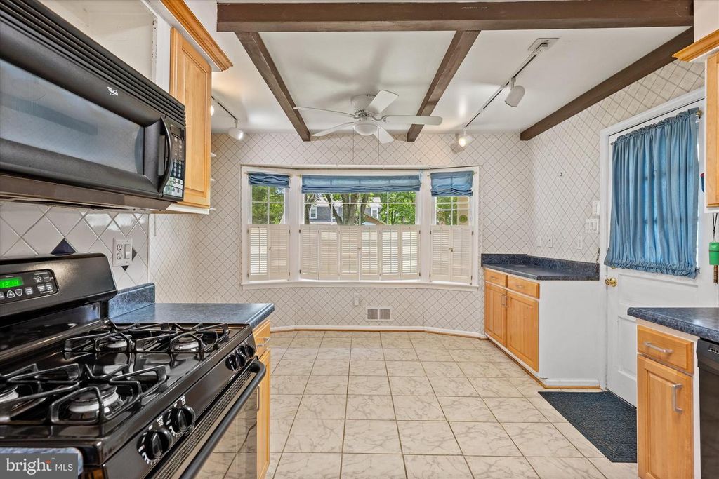 Image 9 of property listing at 1508 COLUMBIA AVE, Rockville, MD 20850