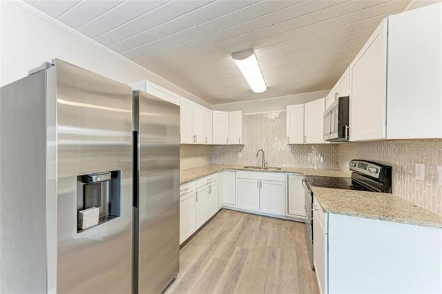 420 ARMADA ROAD S, Venice, FL 34285