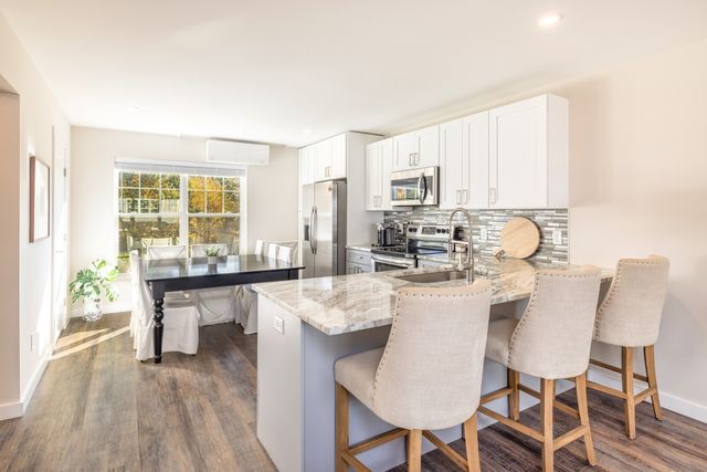 94 North Bridebrook Road 805, East Lyme, CT 06357