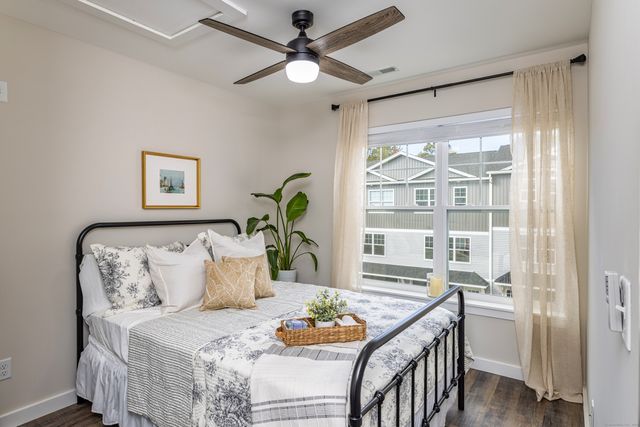 94 North Bridebrook Road 805, East Lyme, CT 06357