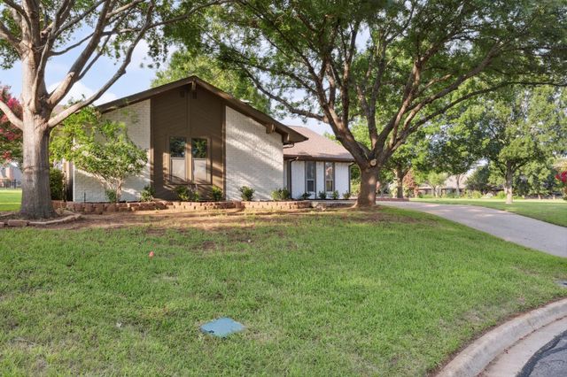 1308 Clubhouse Court, Mansfield, TX 76063