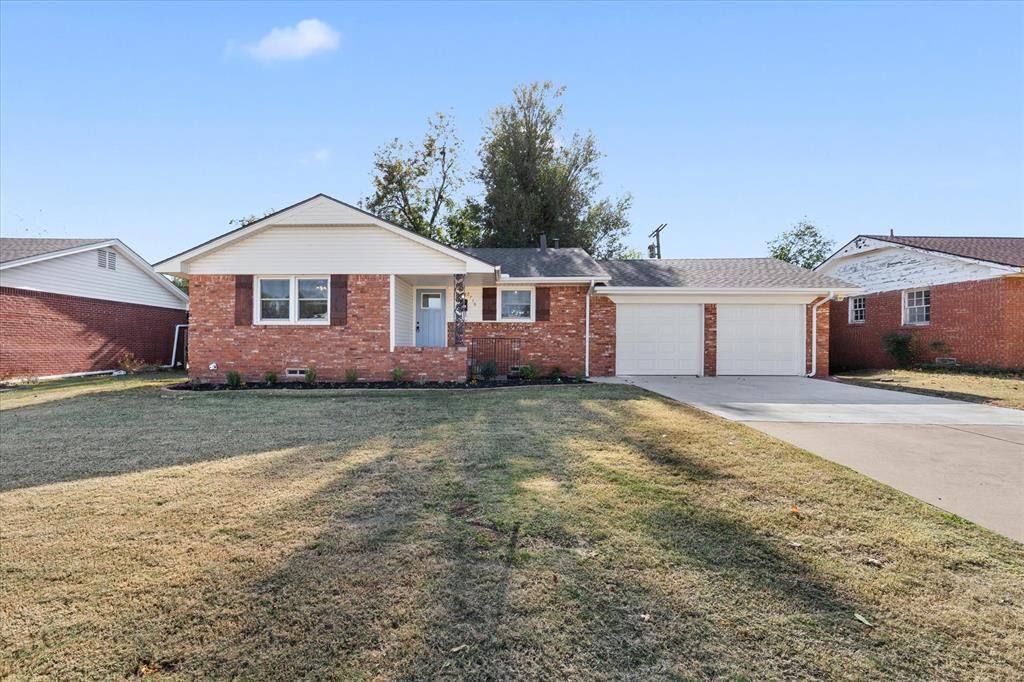 2716 Northampton Place, The Village, OK 73120