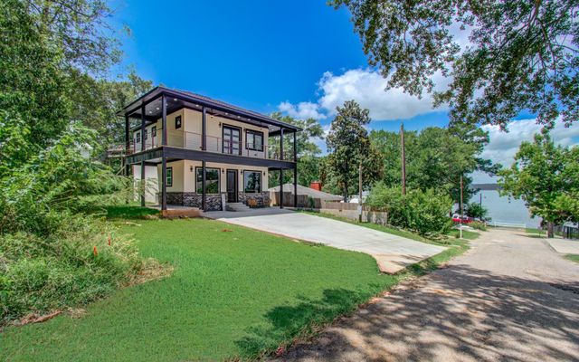 14521 Hill Drive, Willis, TX 77318