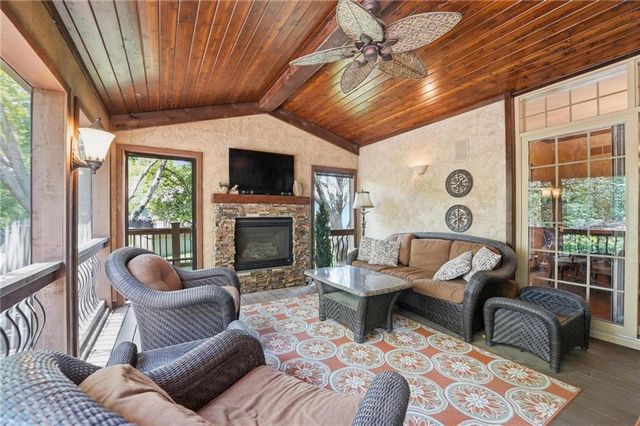 14227 Eby Street, Overland Park, KS 66221