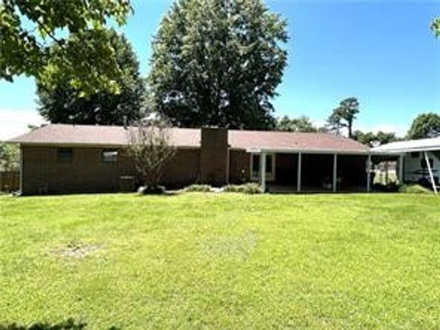 411 Natchez Trace Street, Harrison, AR 72601