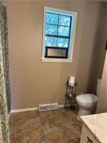 411 Natchez Trace Street, Harrison, AR 72601