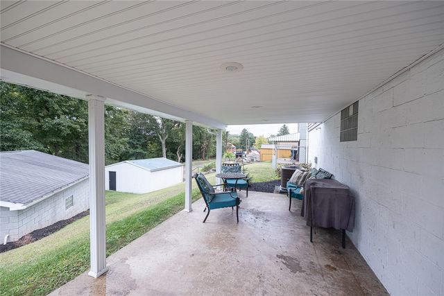 1829 Loretta Dr, Penn Hills, PA 15235