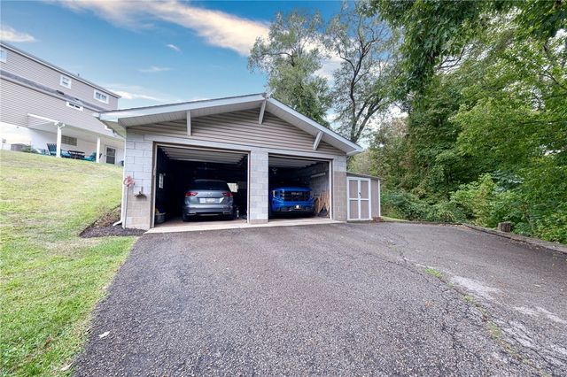 1829 Loretta Dr, Penn Hills, PA 15235