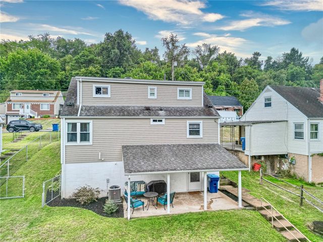 1829 Loretta Dr, Penn Hills, PA 15235