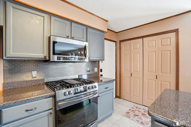 7346 Silo Meadows Drive, Temperance, MI 48182