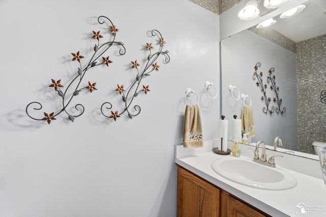 7346 Silo Meadows Drive, Temperance, MI 48182