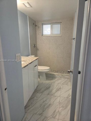 7707 Camino Real 310, Miami, FL 33143
