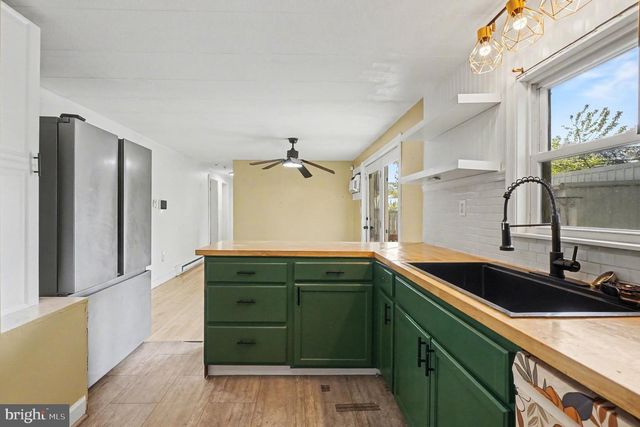 5 LAVERN AVE, Halethorpe, MD 21227