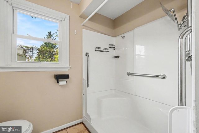 5 LAVERN AVE, Halethorpe, MD 21227