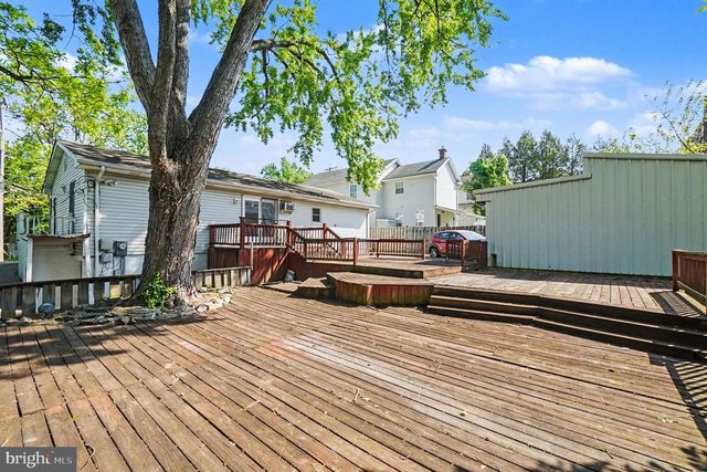 5 LAVERN AVE, Halethorpe, MD 21227