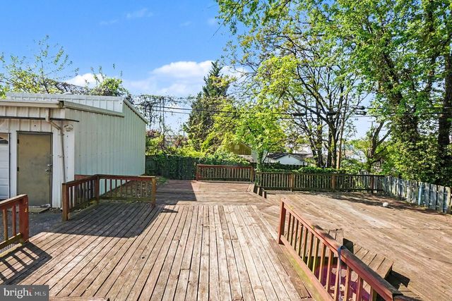 5 LAVERN AVE, Halethorpe, MD 21227