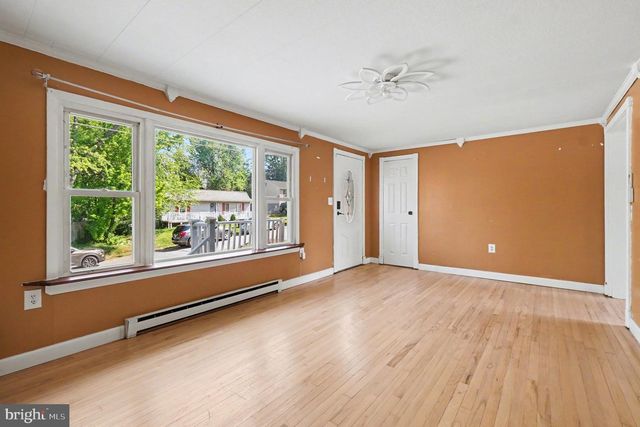 5 LAVERN AVE, Halethorpe, MD 21227