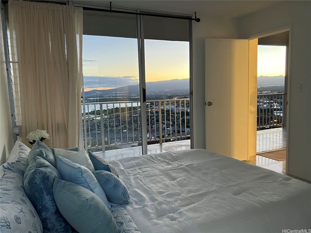 98-99 Uao Place 2810, Aiea, HI 96701