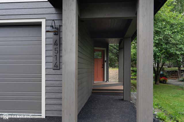 4514 Grumman Street, Anchorage, AK 99507