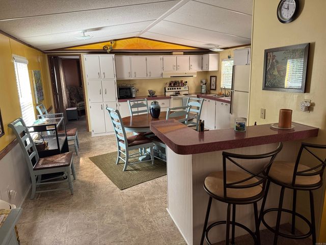 1950 Northshore Drive, Greers Ferry, AR 72067