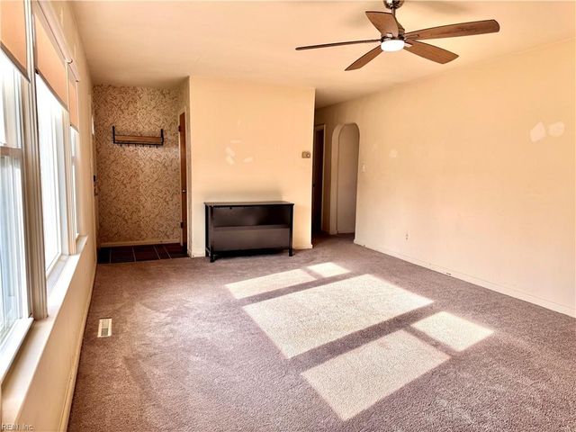 412 Lord North RD, Virginia Beach, VA 23462