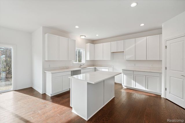 26998 Celtic Drive, Flat Rock, MI 48134