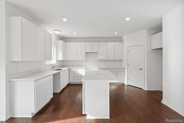 26998 Celtic Drive, Flat Rock, MI 48134