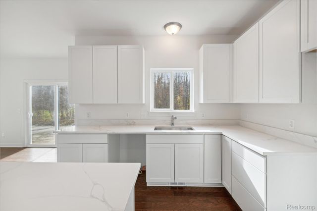 26998 Celtic Drive, Flat Rock, MI 48134