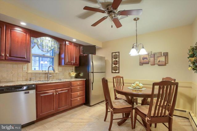 3906 RIDGELAND BLVD, Mechanicsburg, PA 17050