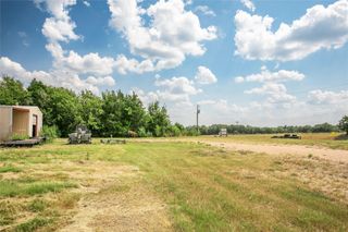 20 Red Tip Ln, Brenham, TX 77833