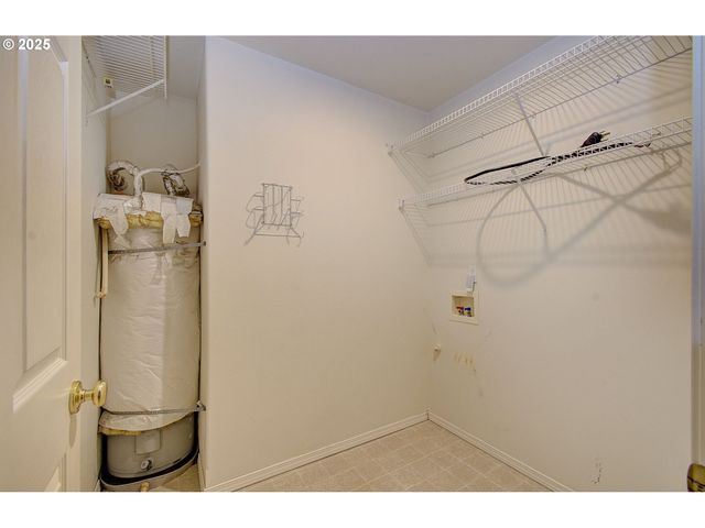 3058 Se MERRIWEATHER Dr, Hillsboro, OR 97123