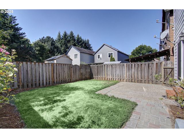 3058 Se MERRIWEATHER Dr, Hillsboro, OR 97123