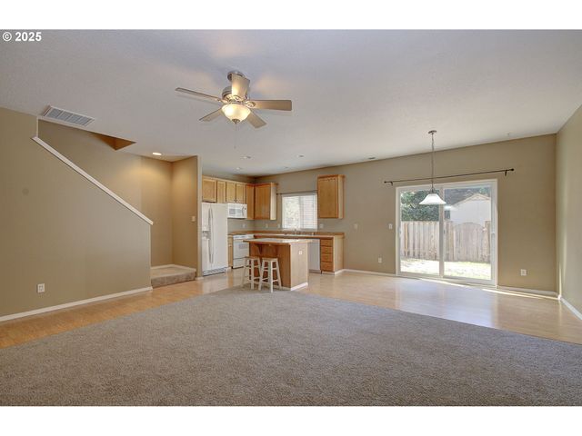 3058 Se MERRIWEATHER Dr, Hillsboro, OR 97123