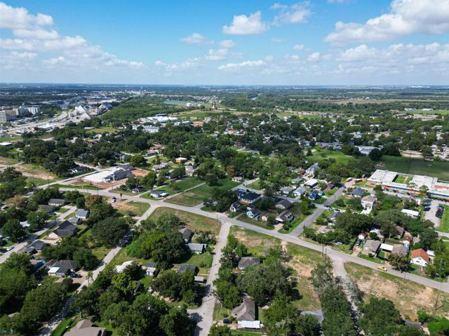608 Maiden, Richmond, TX 77469