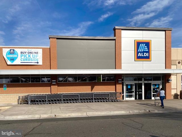 45922 SWALLOW TER, Sterling, VA 20165