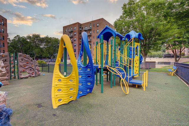 211-02 73rd Avenue 6P, Bayside, NY 11364