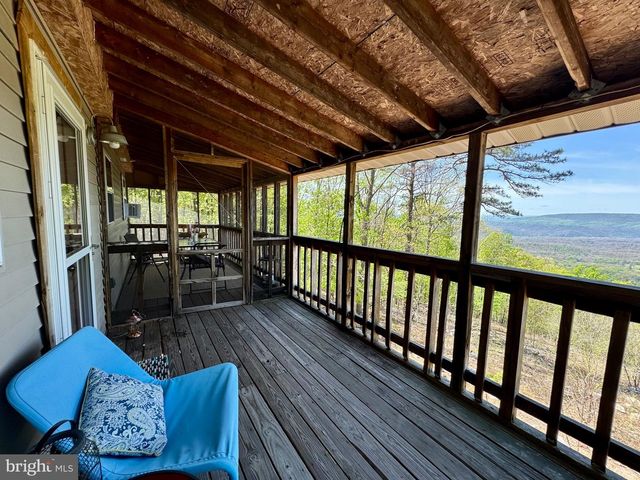 457 BLUMB LN, Great Cacapon, WV 25422
