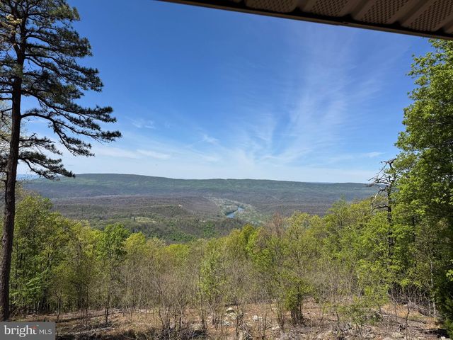 457 BLUMB LN, Great Cacapon, WV 25422