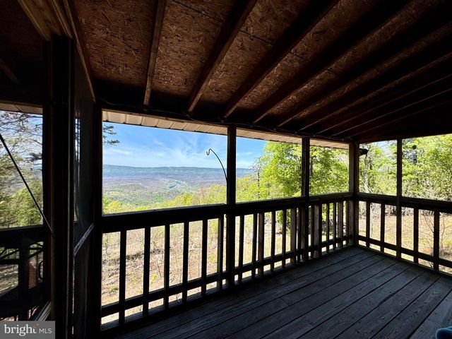 457 BLUMB LN, Great Cacapon, WV 25422