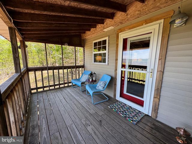 457 BLUMB LN, Great Cacapon, WV 25422