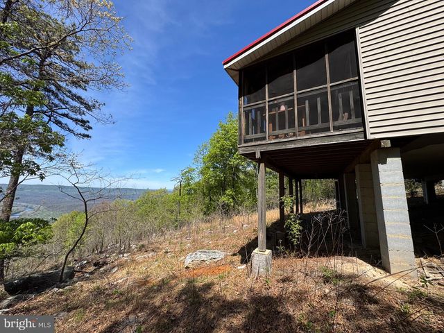 457 BLUMB LN, Great Cacapon, WV 25422