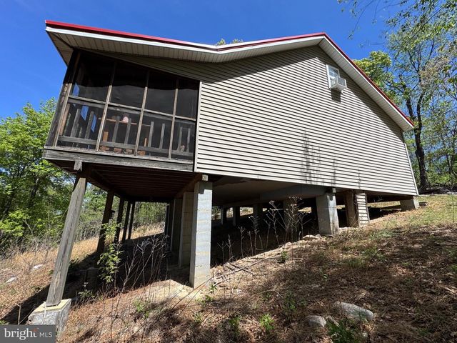 457 BLUMB LN, Great Cacapon, WV 25422
