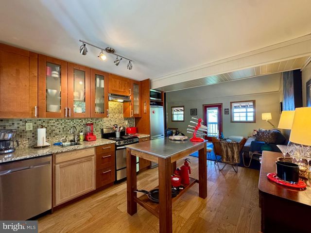 457 BLUMB LN, Great Cacapon, WV 25422