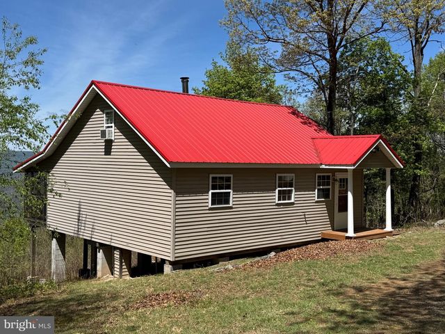 457 BLUMB LN, Great Cacapon, WV 25422