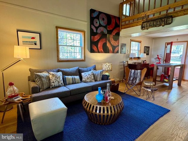 457 BLUMB LN, Great Cacapon, WV 25422